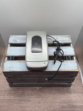 Vintage Dynex Silver VHS Video Tape Rewinder Auto-Stop Deck - Tested and Working